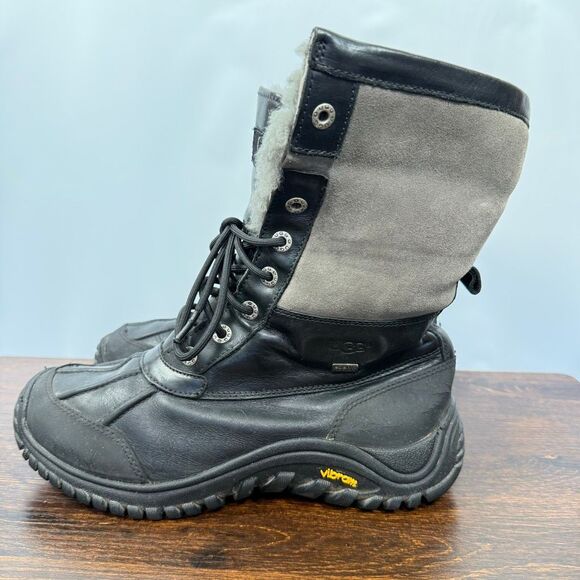 UGG Women’s F8012G leather sheepskin weatherproof boot size 8 - Picture 6 of 11